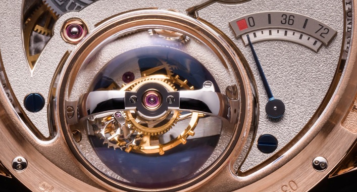 El Tourbillon 24 Secondes Vision Enamel incorpora un minucioso decorado a mano de todas las piezas que lo conforman a uno de los movimientos insignias de Greubel Forsey. 