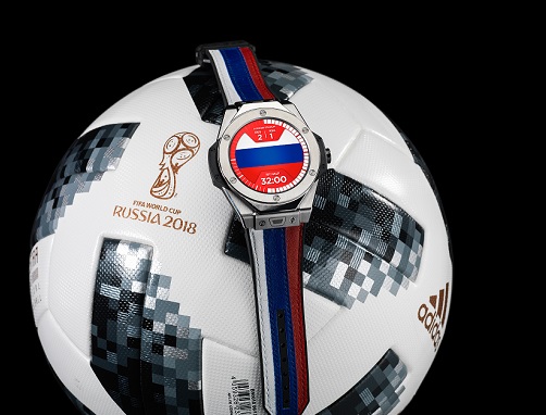 "El Big Bang Referee 2018 FIFA World Cup Russia™... Se trata de un reloj que reúne todo lo que hace vibrar a los aficionados del deporte rey. Para los aficionados al fútbol, La Copa del Mundo de la FIFA™ representa el culmen de las emociones