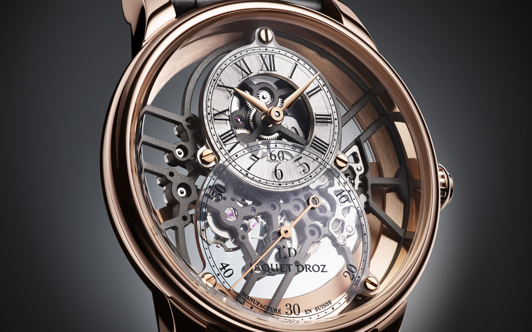 Jaquet Droz celebra 280 años de haber iniciado esta historia de exclusividad con una serie de relojes basados en su modelo icónico. El resultado incluye al Grande Seconde Skelet-One. Una primicia dentro de la línea al incluir una esfera de cristal de zafiro integrada en una composición en esqueleto. El objetivo de esta combinación es dejar que la luz inunde el movimiento.