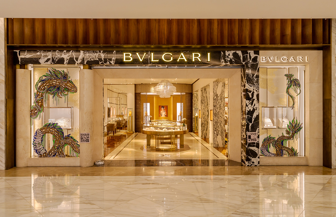 Las boutiques de Bulgari se visten con el arte de Eva Vale